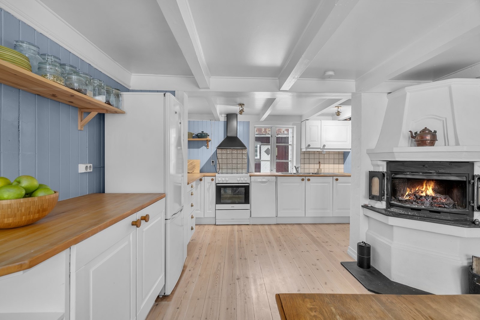 Praktisk og romslig kjøkken Galleribilde