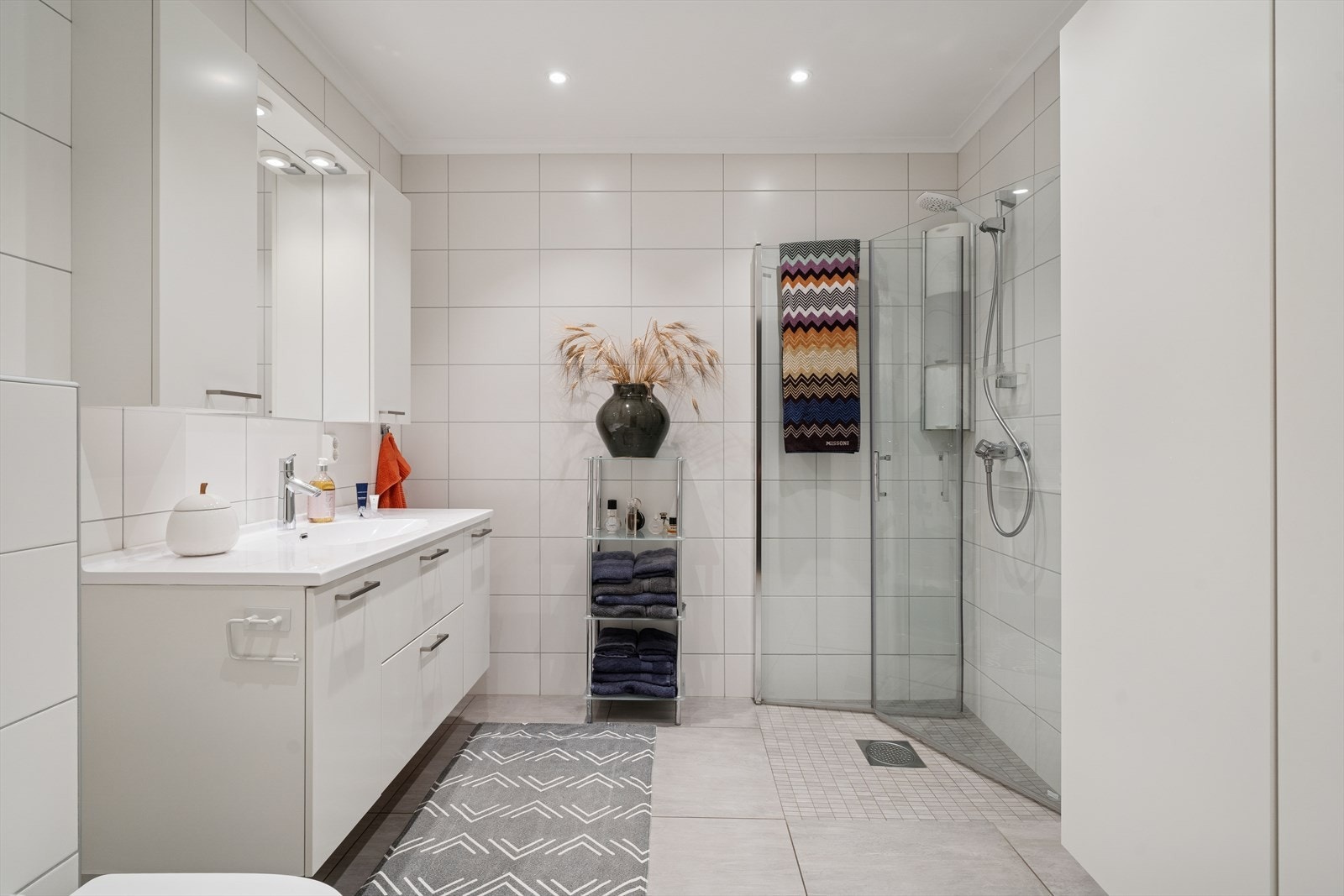 Bad 1. etg. Det er samme stil og innredning på begge badene. Galleribilde