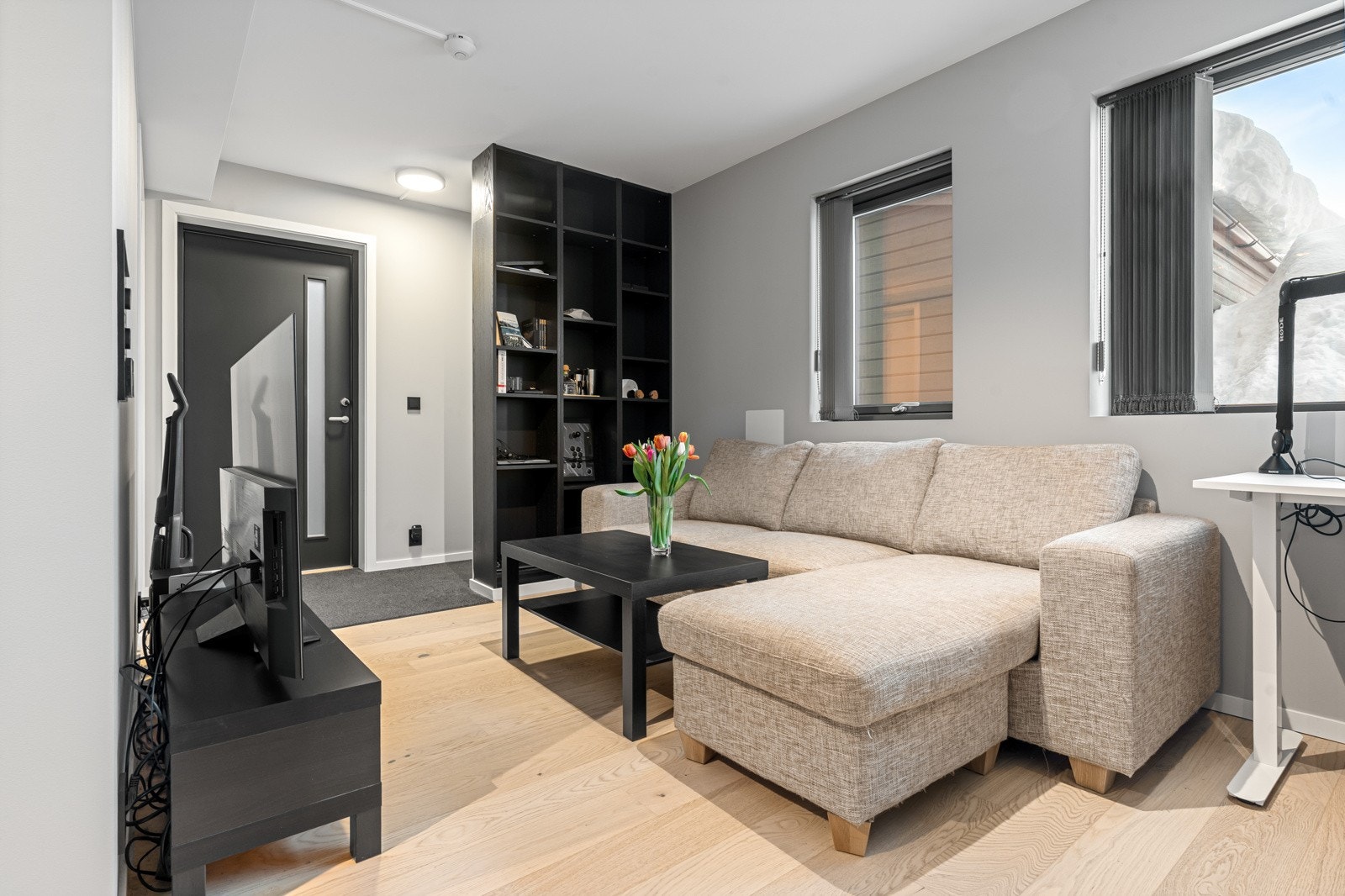 Leiligheten gir i dag en leieinntekt på kr 12.000 per måned, med potensial for høyere inntekt. Galleribilde