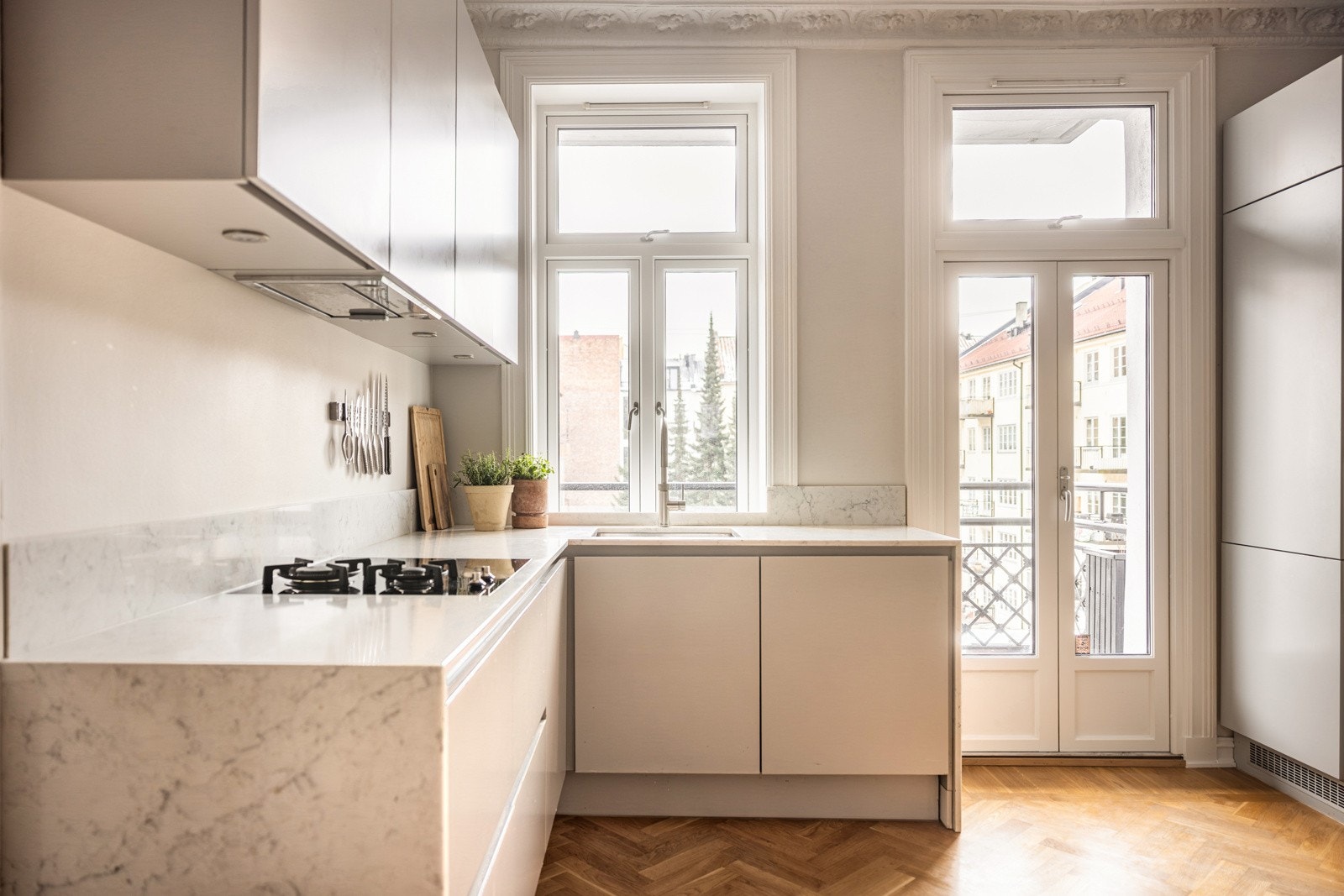 Alle hvitevarer fra Smeg / Siemens er intergrerte. Galleribilde