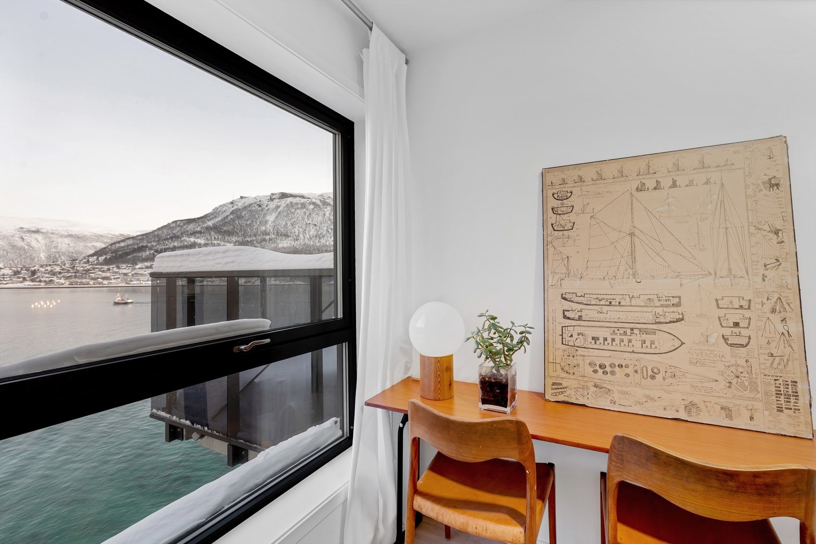 Praktfull utsikt også fra soverommet! Galleribilde