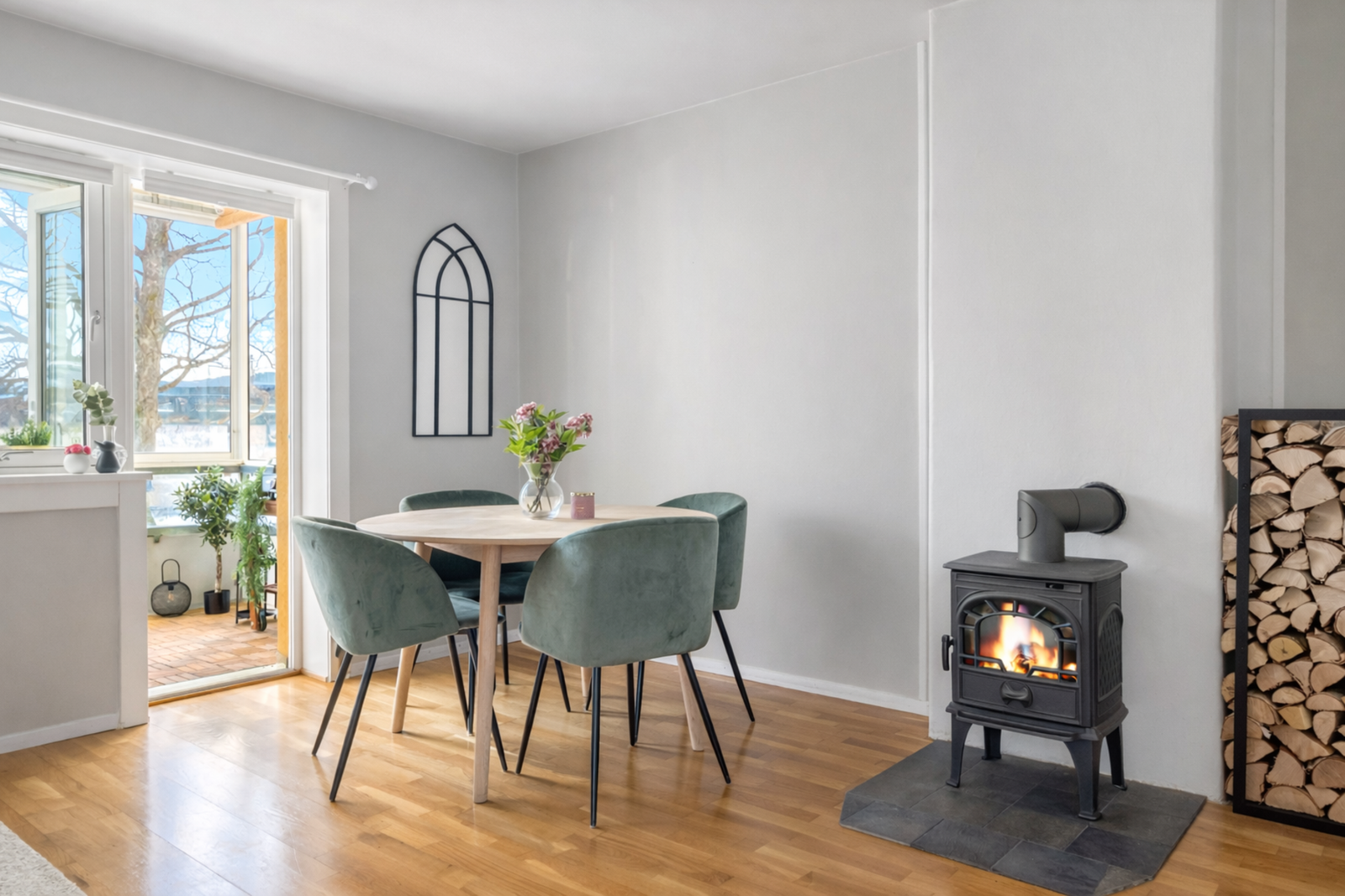 Romslig og meget lekker 1-roms hjørneleilighet. Galleribilde