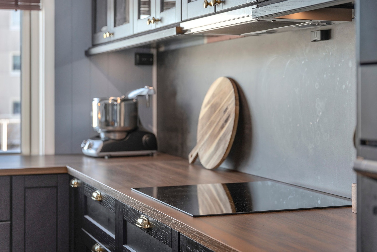 Induksjonsplate sørger for rask og effektiv matlaging. Galleribilde