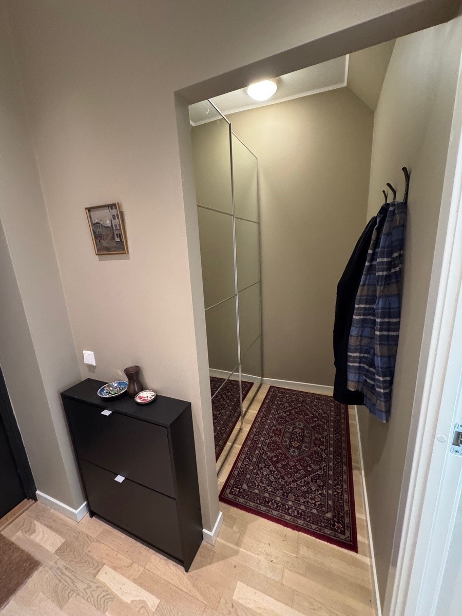 Hyggelig entré med plass til skoskap Galleribilde