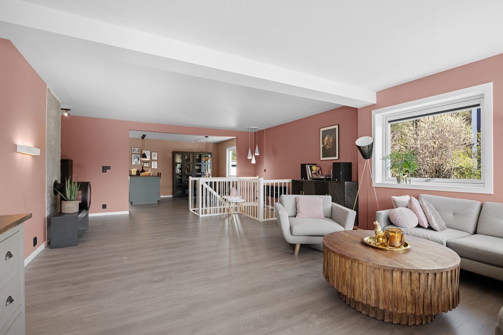 Stuen har svært god møbleringsfrihet som gir deg muligheten til å innrede slik du ønsker. Galleribilde