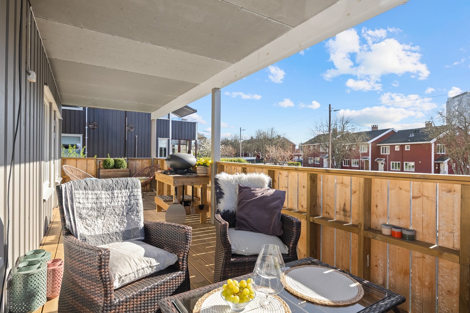 Her har man en flott uteplass for både avslapning og sosialt samvær. Galleribilde