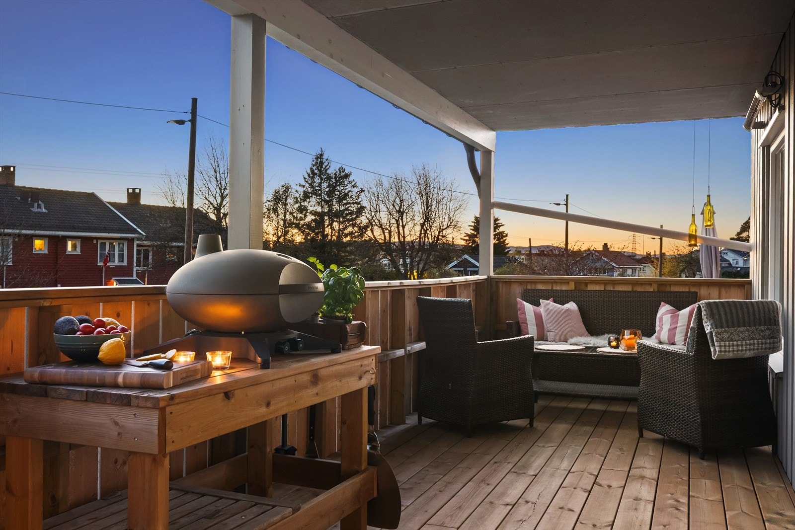 Veranda er mer en dag og soltimer. Har kan man nyte fine sommerkvelder i gode venners lag. Galleribilde