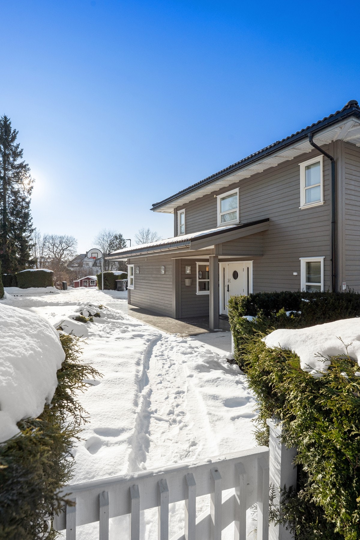 Tilbaketrukket og skjermet - innerst i en rolig blindvei Galleribilde