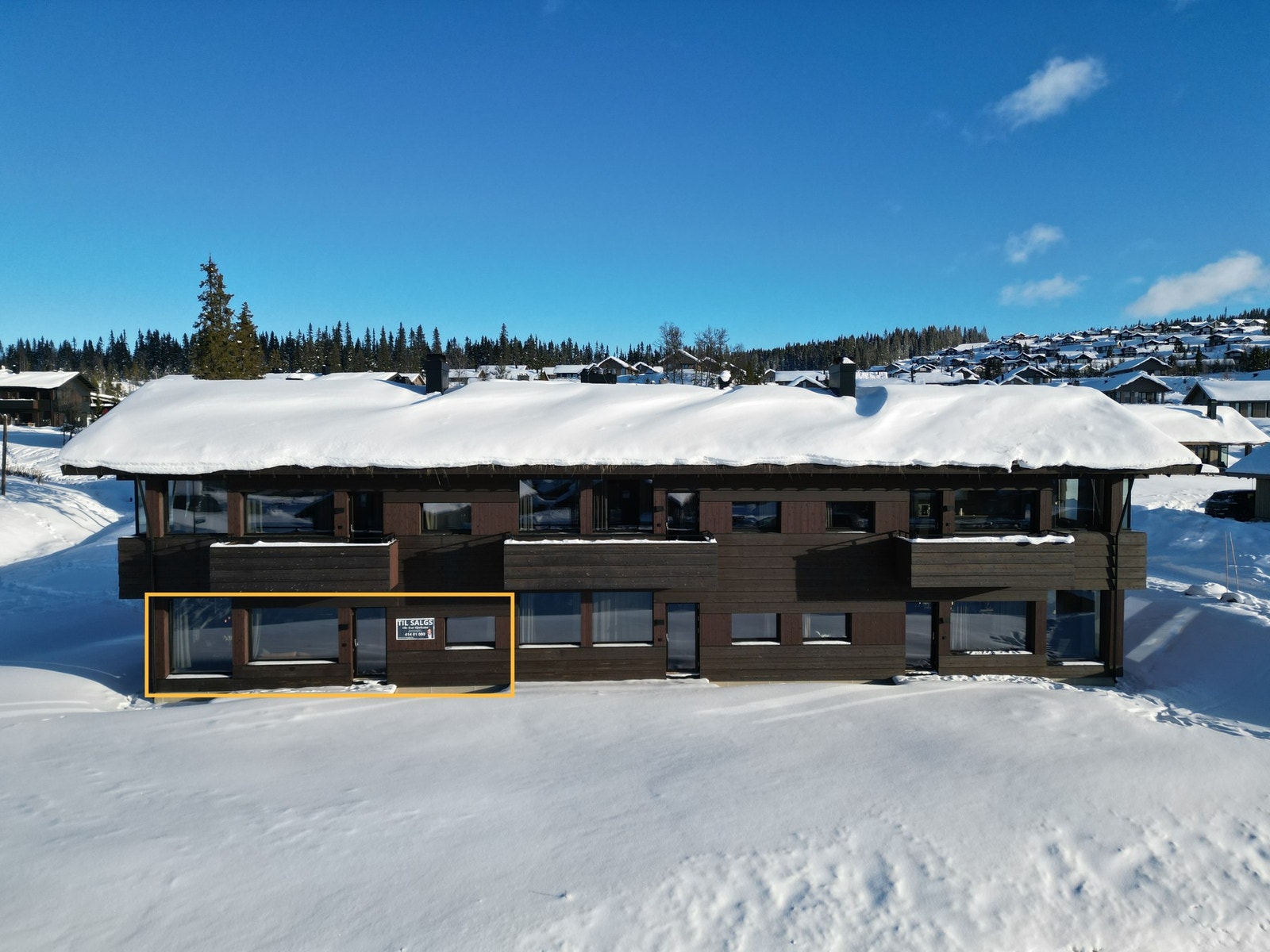 Her ser du du leilighetens beliggenhet i bygget, en av seks leiligheter. Galleribilde