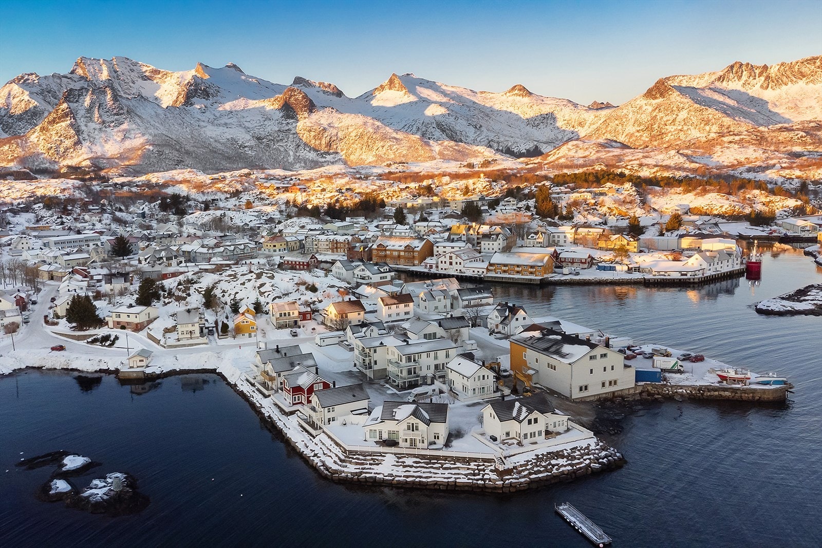 Leiligheten ligger sentralt midt i Kabelvåg Galleribilde