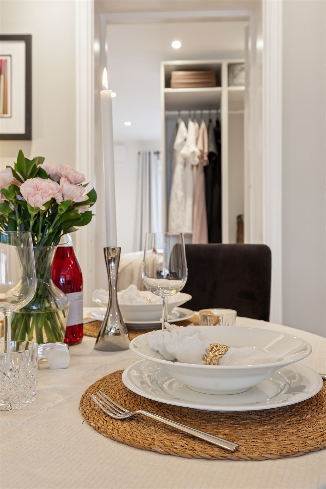 Fra stuen er det en sømløs overgang til soveromsavdelingen. Galleribilde