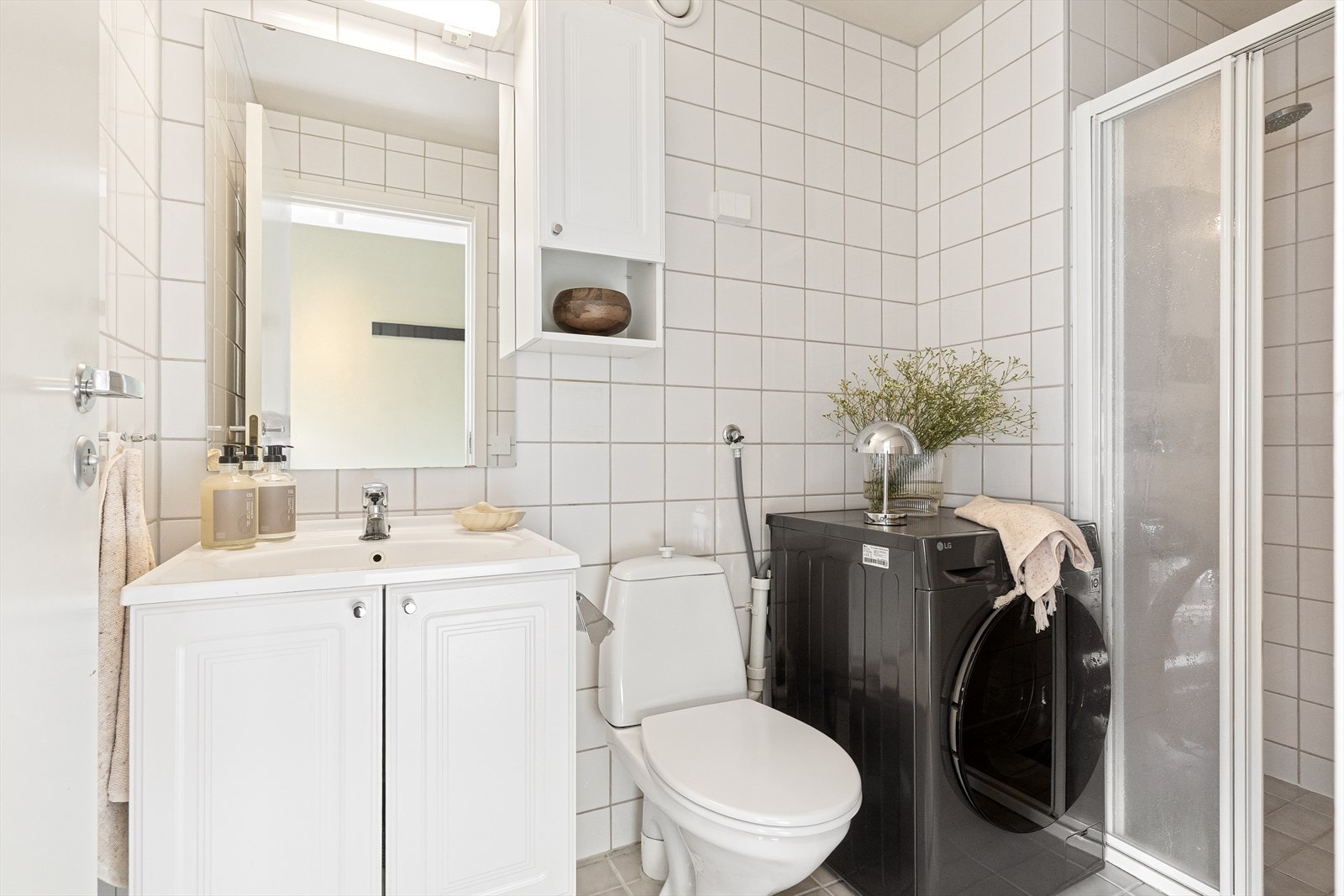 Eldre baderom med gulvvarme. Galleribilde