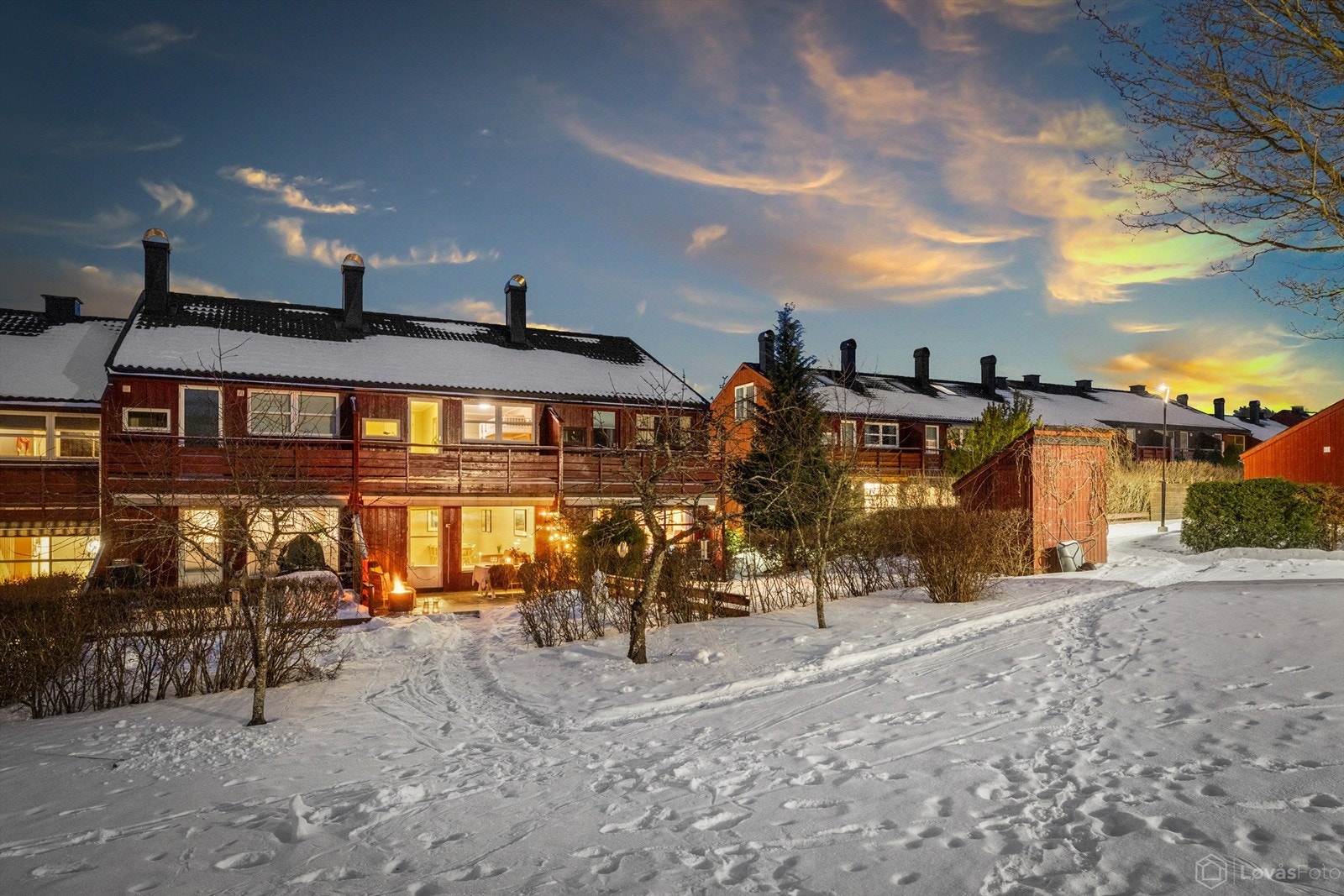 Hagen grensen til felles grøntareal Galleribilde