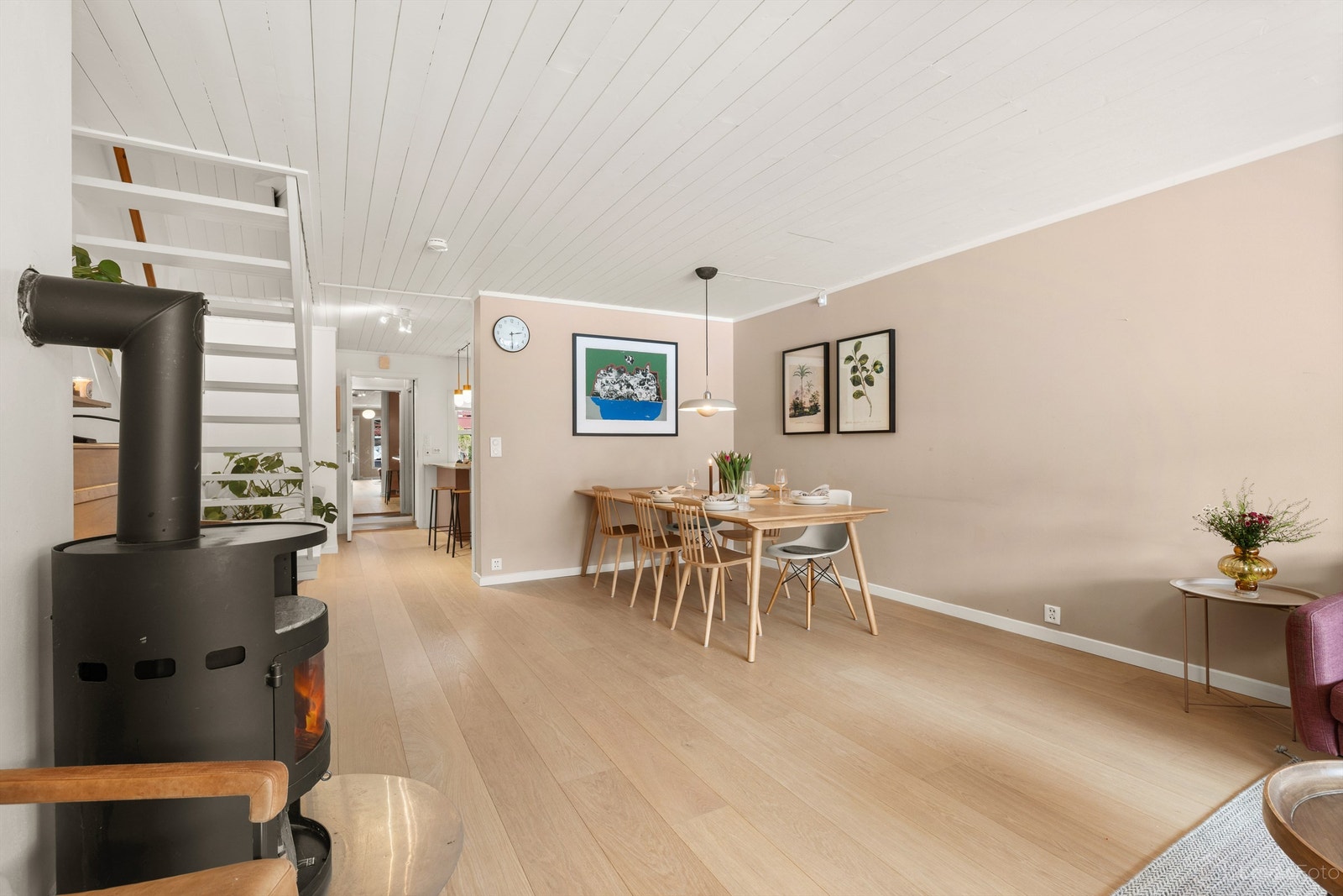 1-stavs parkett med gulvvarme som ble lagt nytt i 2021 Galleribilde