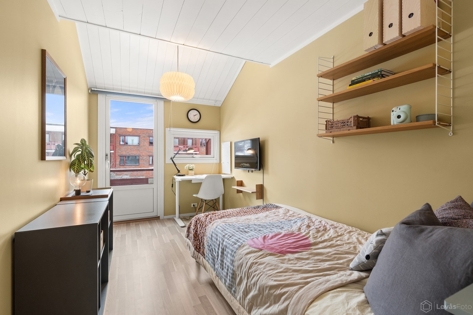 Soverom 3 med utgang til sydvestvendt balkong Galleribilde