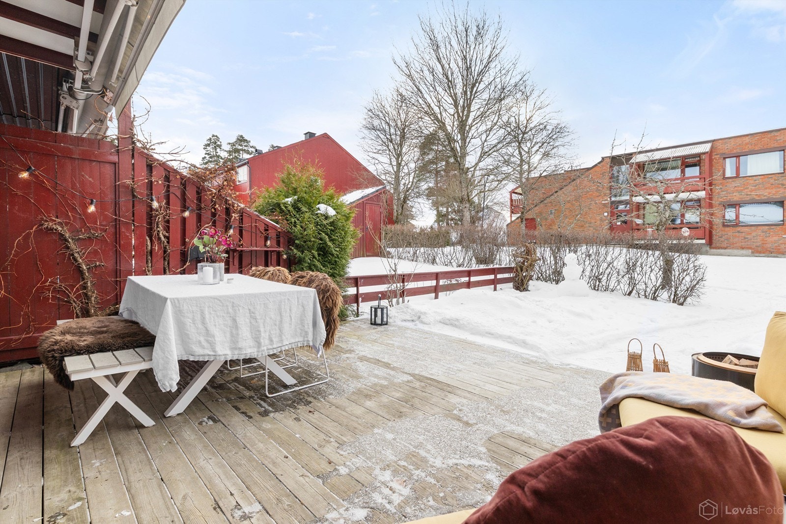 Solrik terrasse og hage Galleribilde