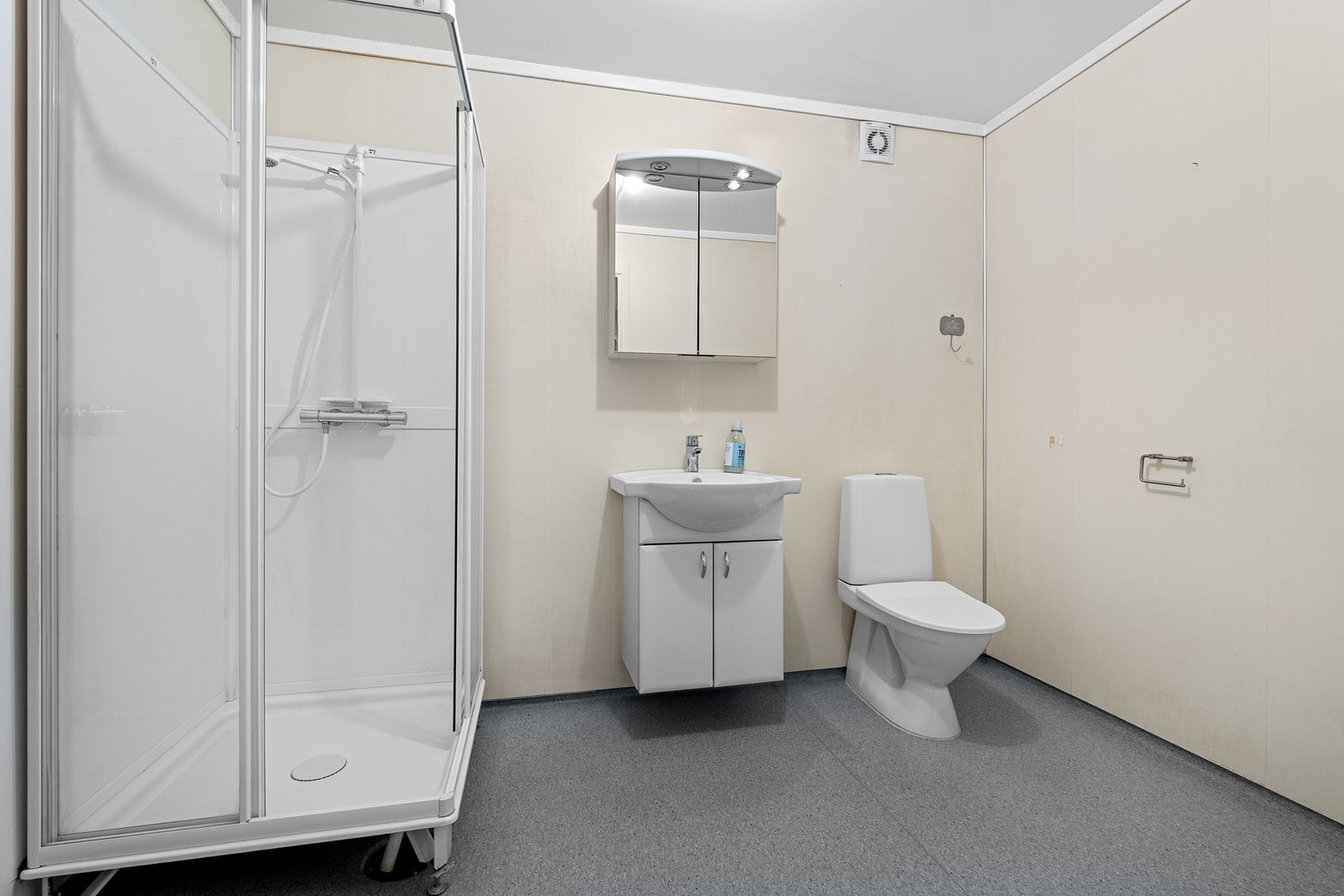 Bad - Utleiedel Galleribilde