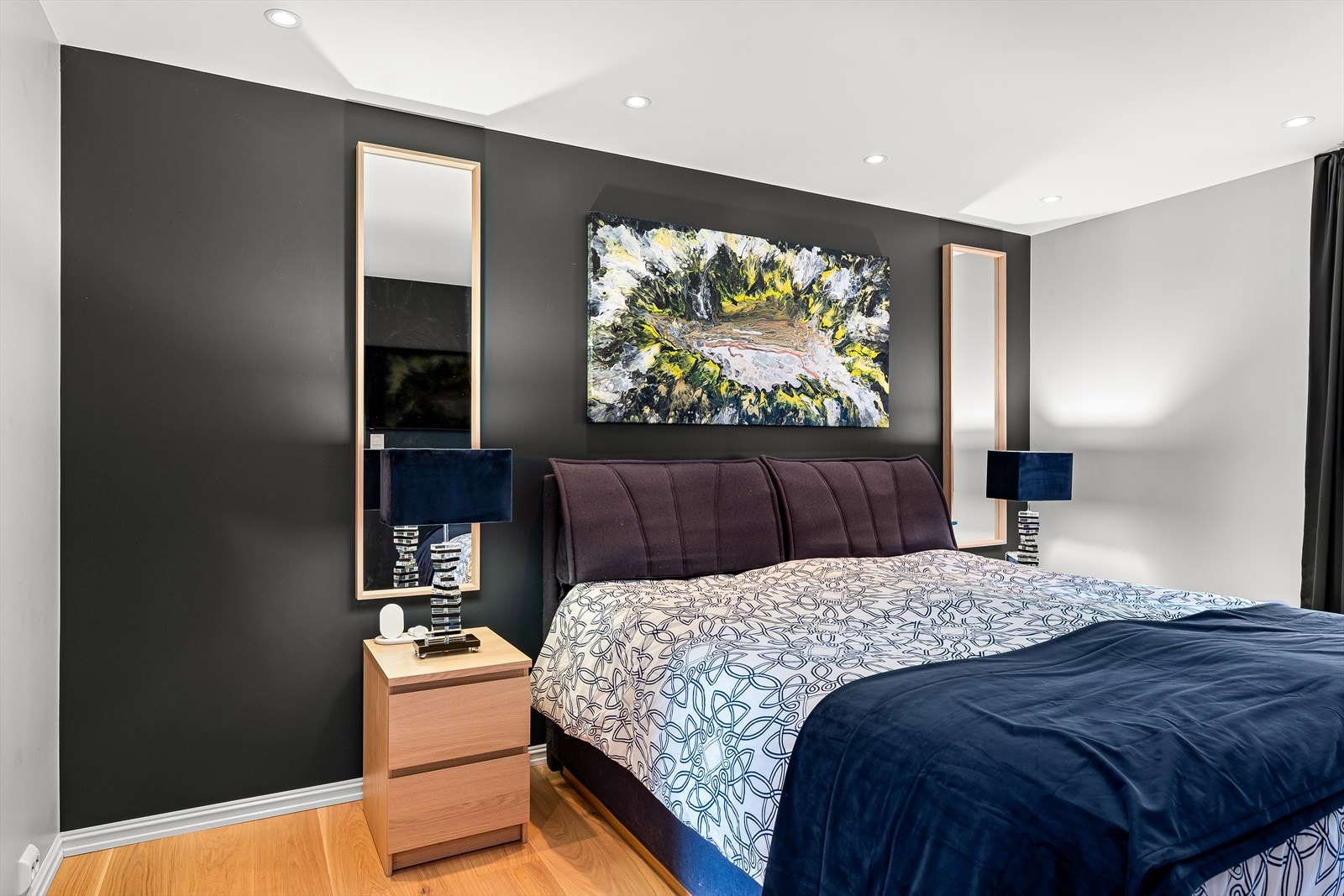 I hovedetasjen finner du to romslige soverom. Galleribilde