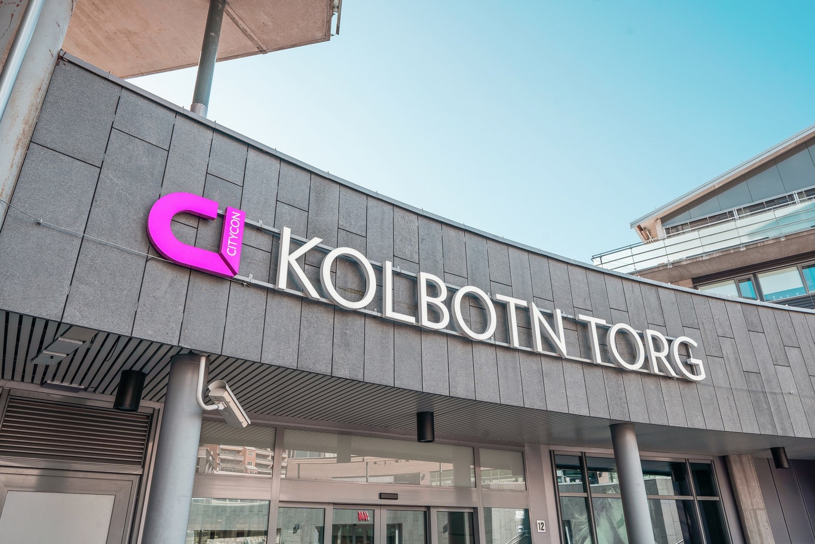 Område - Butikker og servicetilbud på Kolbotn Torg en kort gangtur fra boligen Galleribilde