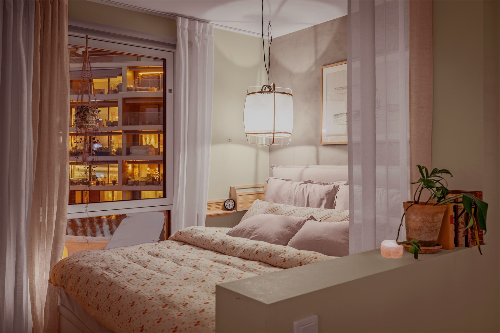 Loftsstue innredet som soverom Galleribilde