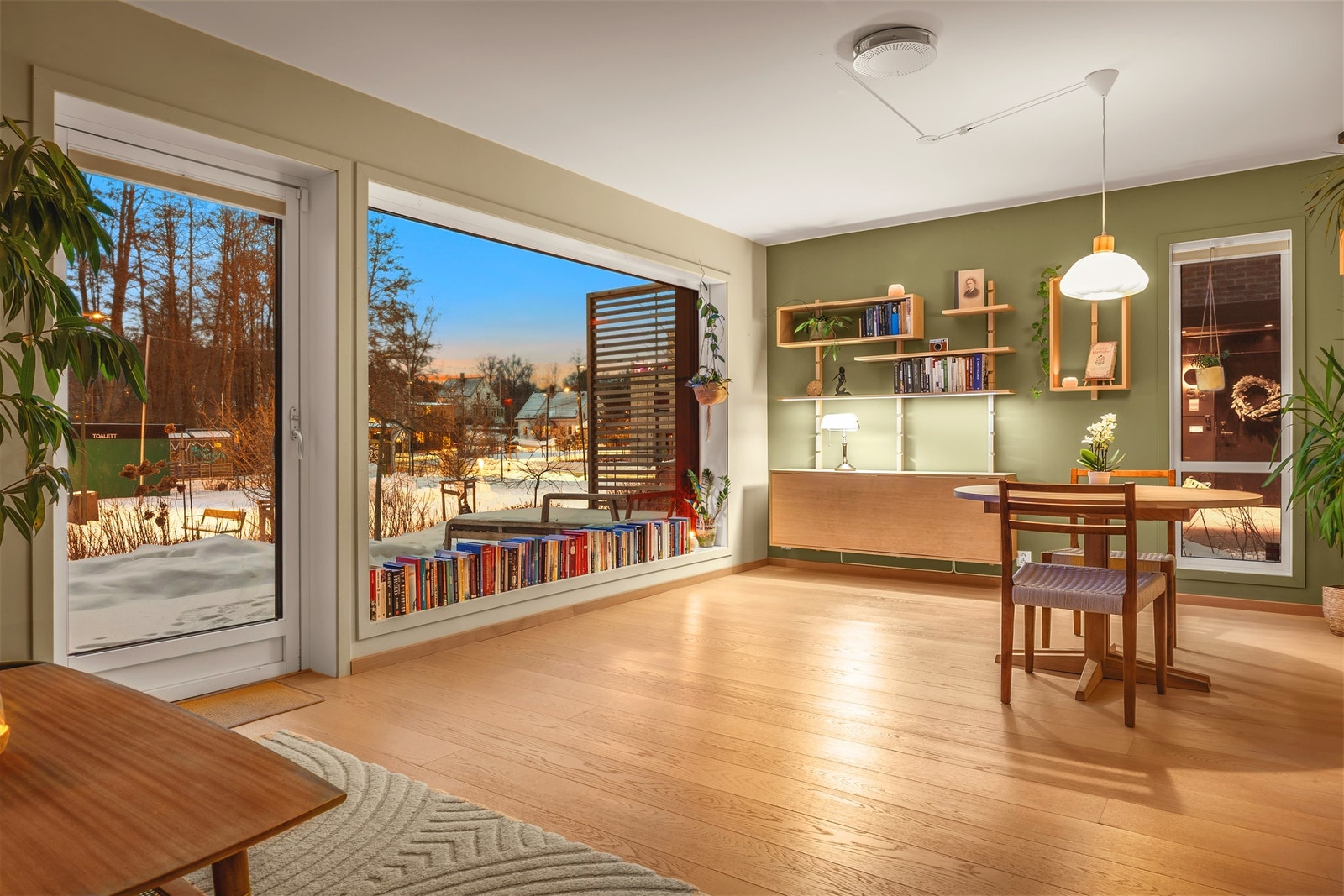 Kveldsstemning i stuen Galleribilde