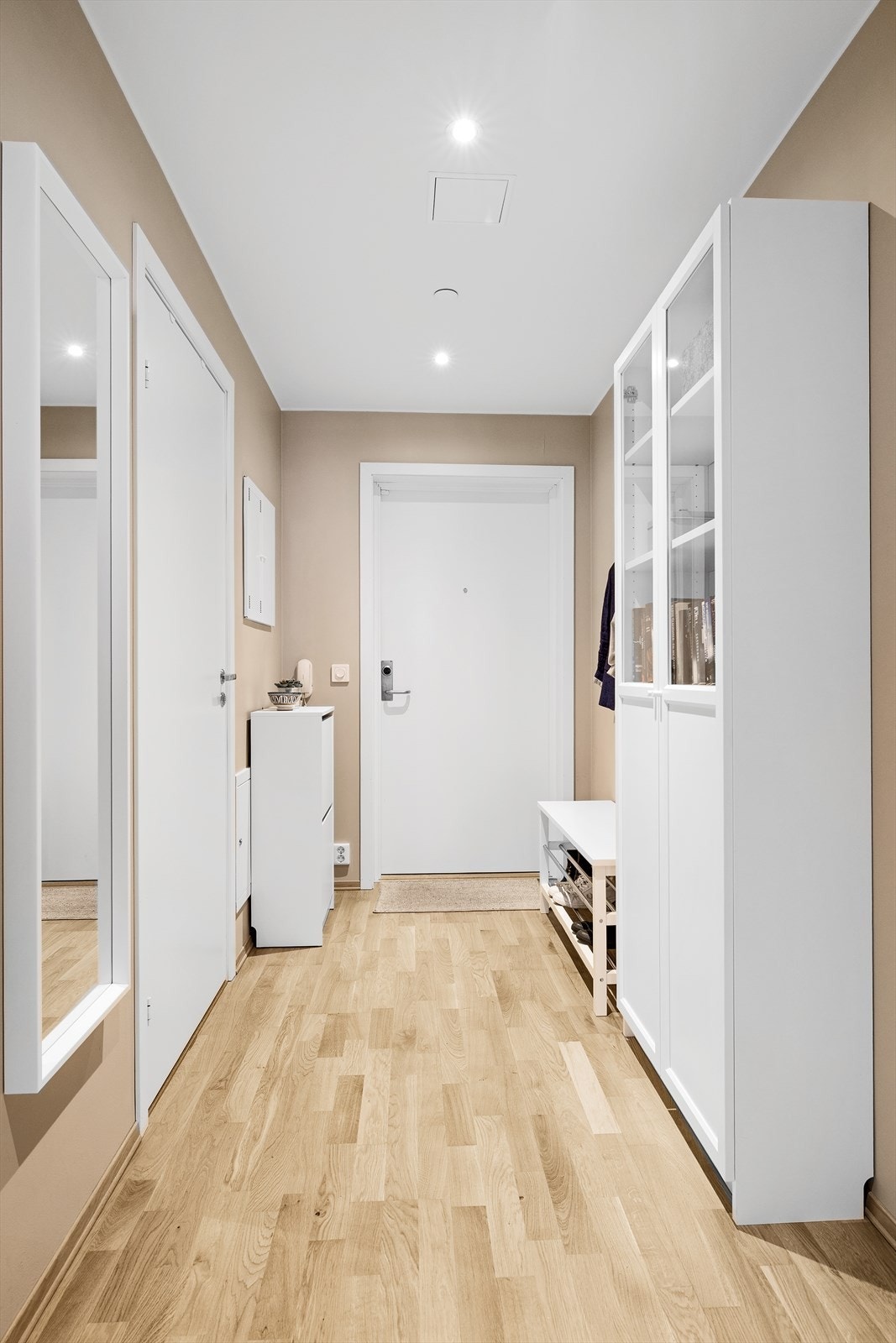 Gang/entré - praktisk og ryddig planløsning. Galleribilde