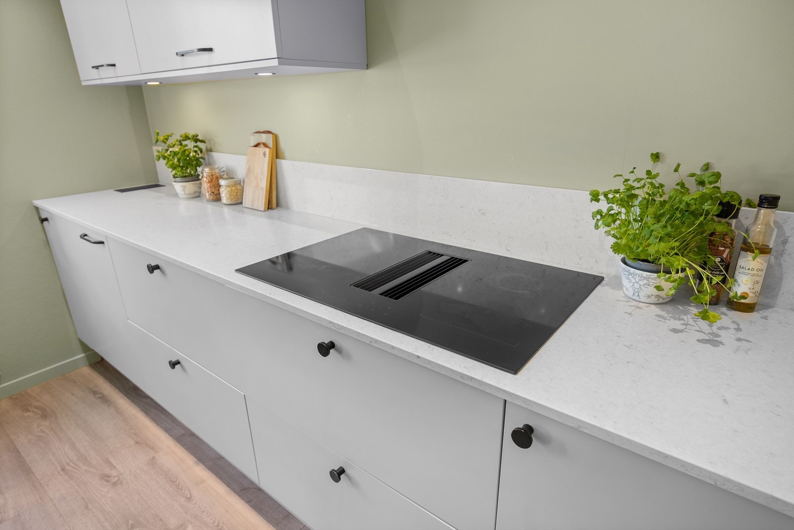 Ekstra bred koketopp med integrert vifte. Galleribilde