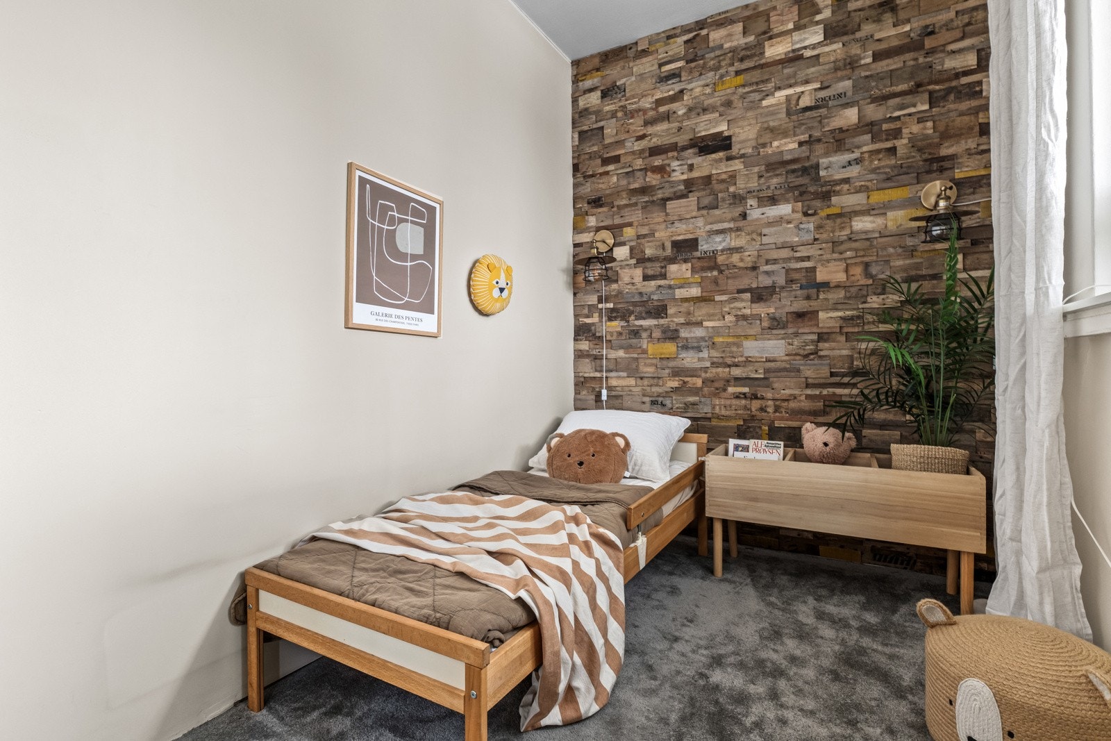 Det andre soverommet egner seg godt som gjesterom, barnerom eller hjemmekontor. Galleribilde