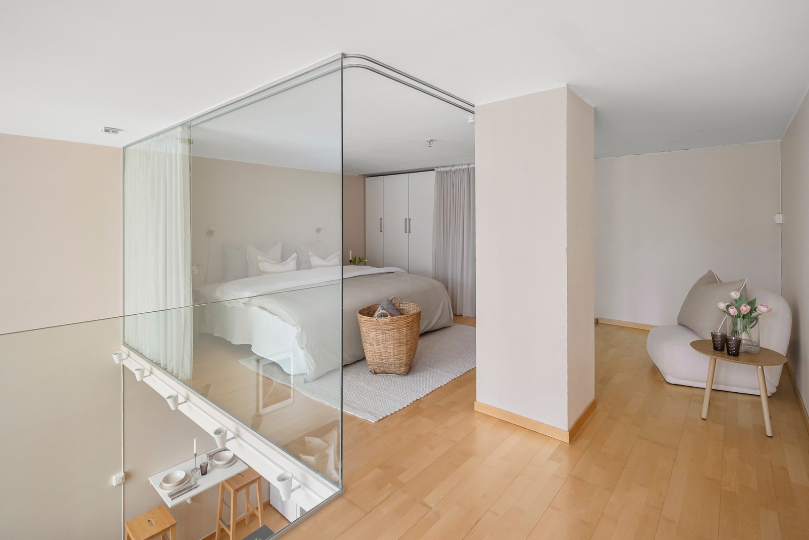 Hemsen gir leiligheten et ekstra nivå og en fleksibilitet få leiligheter kan tilby. Galleribilde