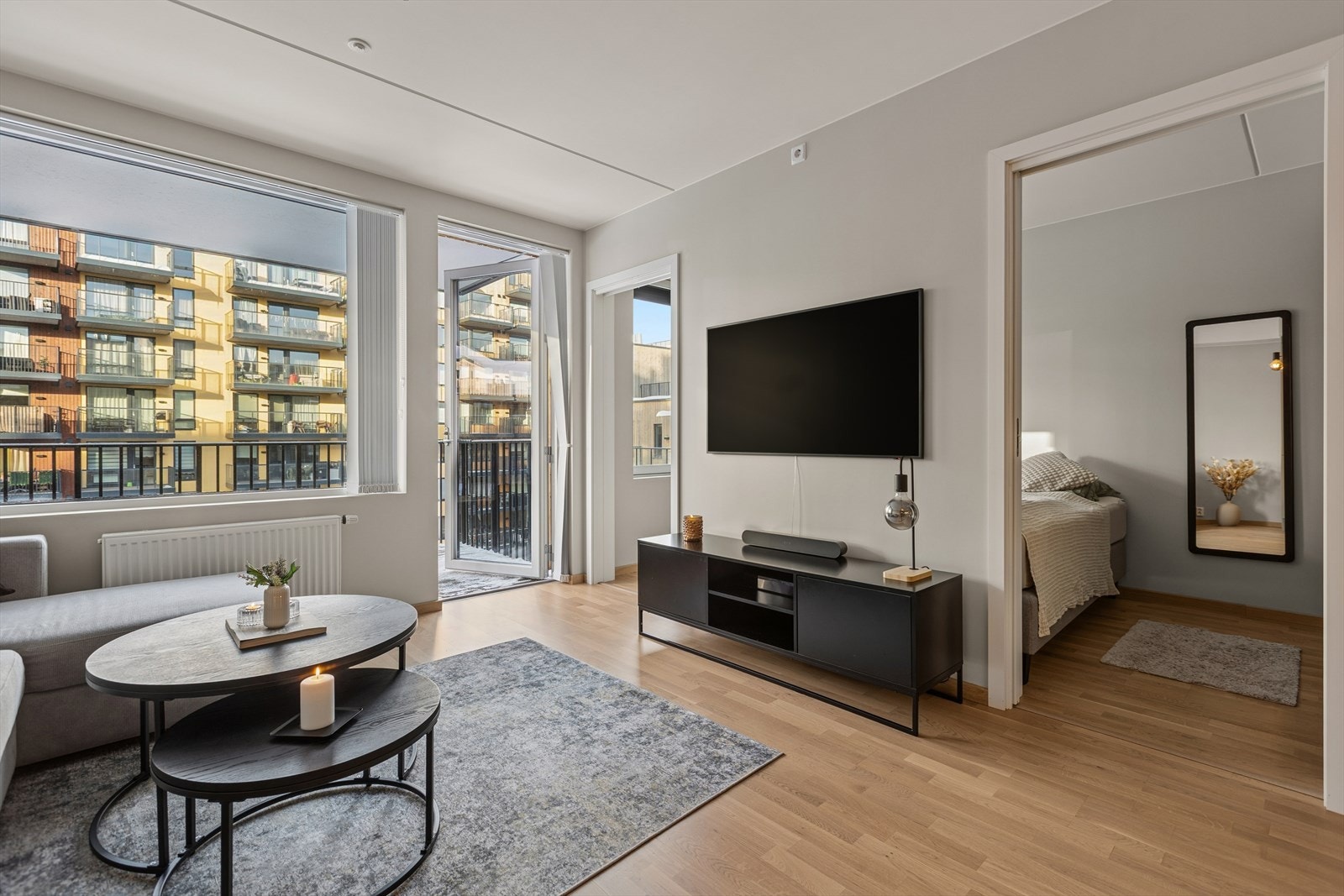 Utgang til balkong fra stue Galleribilde