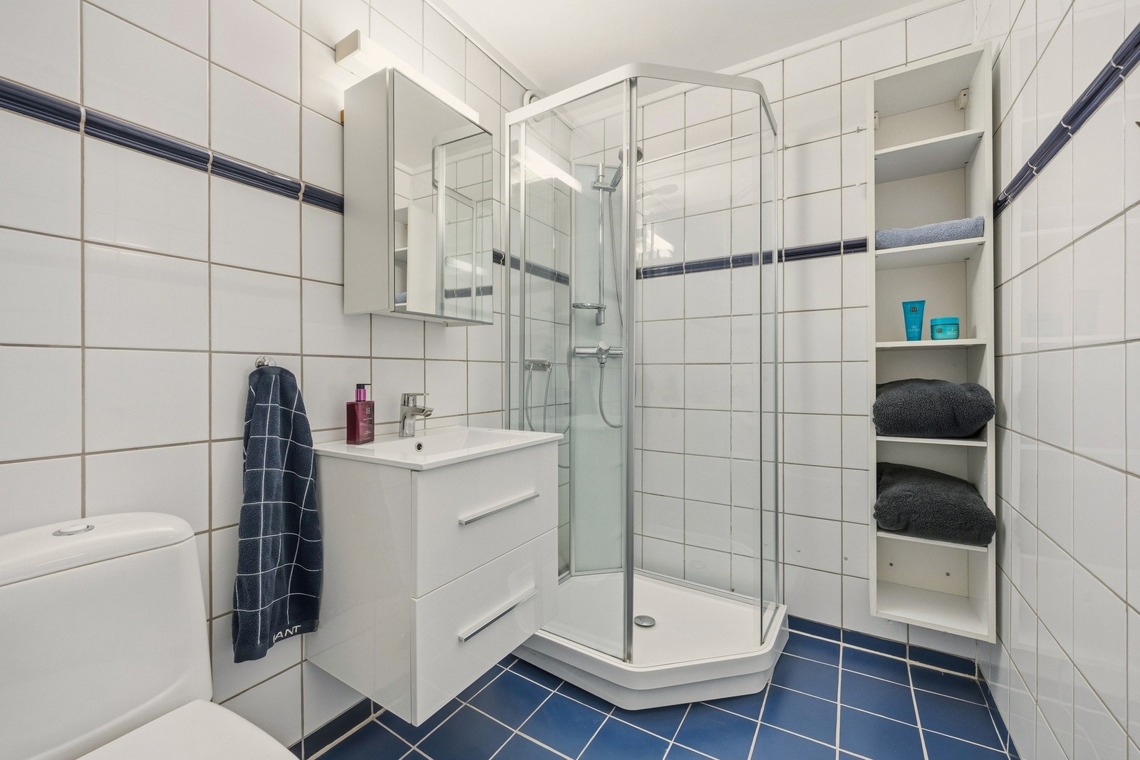 Flislagt bad med gulvvarme Galleribilde