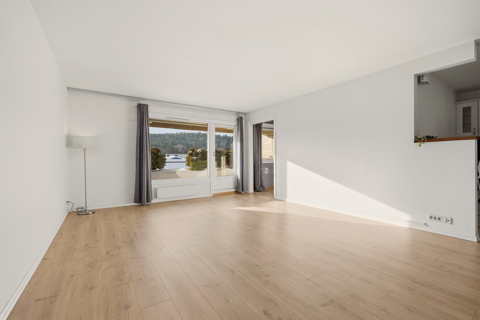 Fra stuen er det direkte adkomst til balkongen Galleribilde