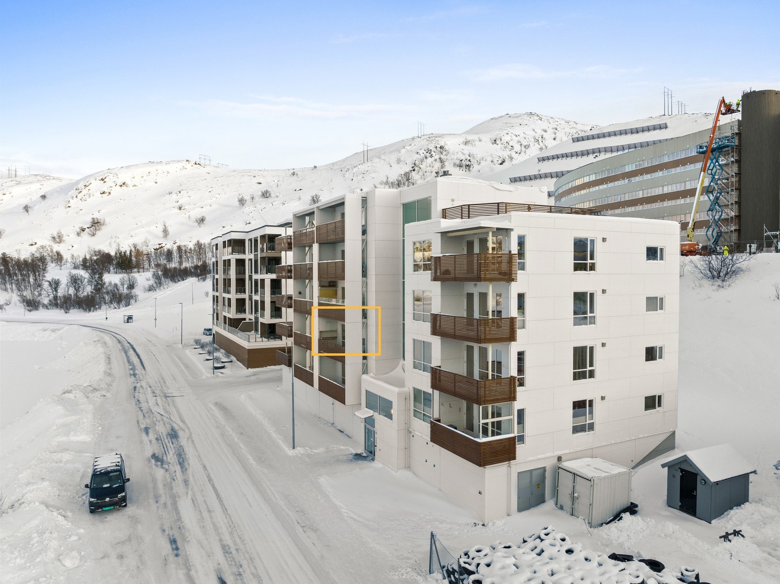 Moderne og pen 2 roms med utsikt mot Storvannet Galleribilde