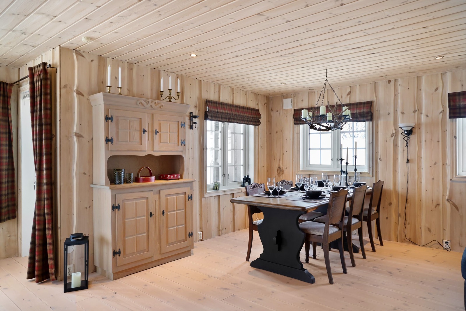 Her kan man samle venner og familie til hyggelig lag. Det er god plass til langbord Galleribilde