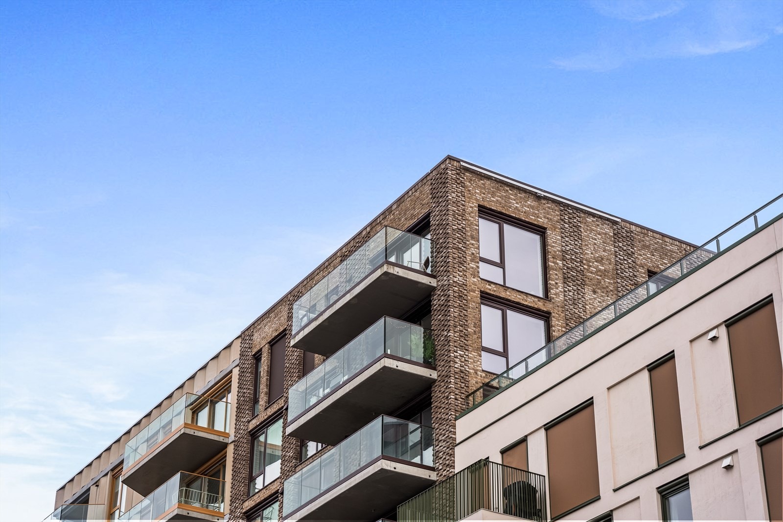 Nå har du muligheten til å sikre deg drømmeleiligheten. Bo i toppen og på hjørnet med skjermet, sentral og rolig beliggenhet i Bjørvika Galleribilde