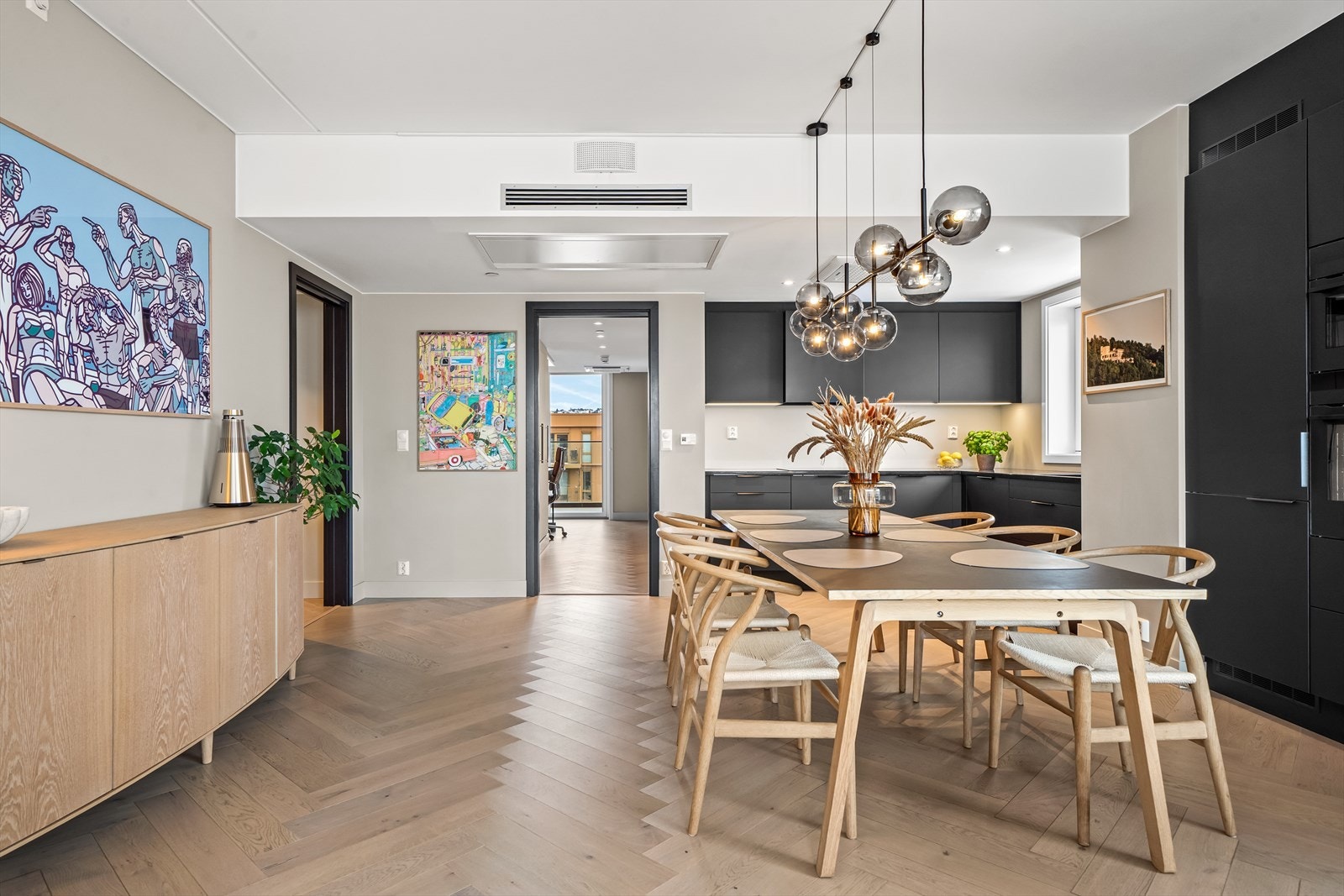 A-konto oppvarming og varmtvann, samt kollektiv avtale av internett er inkludert i felleskostnadene. Galleribilde