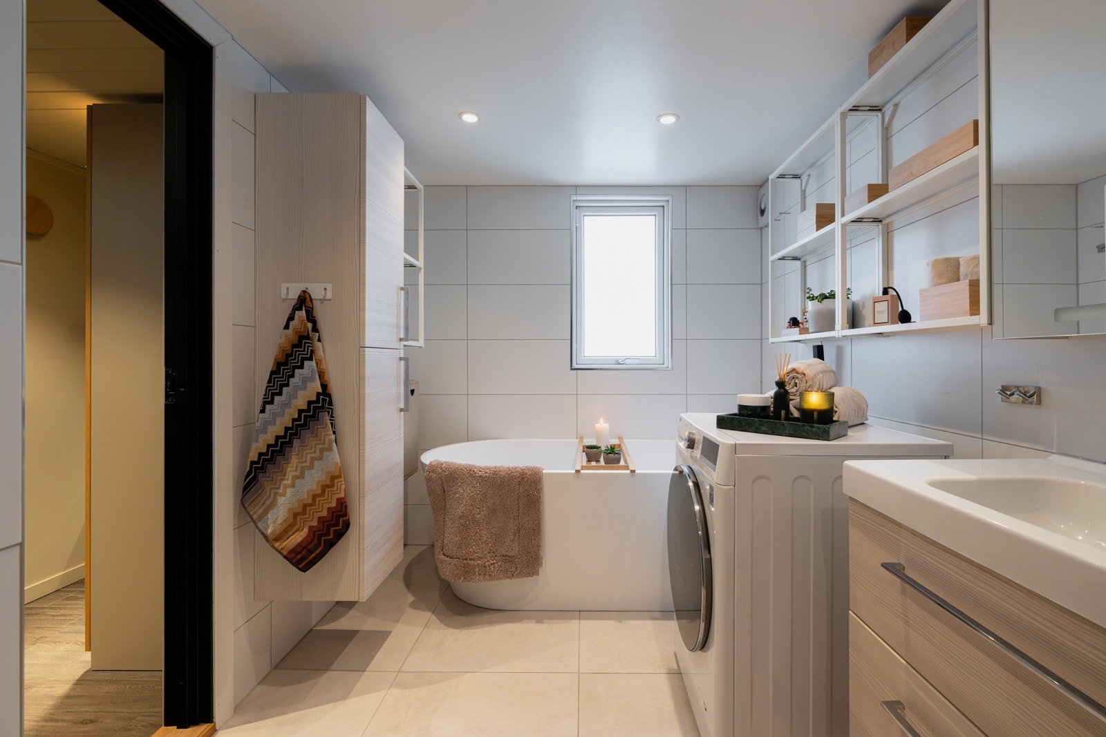 Her får man en behagelig start på dagen med deilig gulvvarme og godt albuerom. Galleribilde