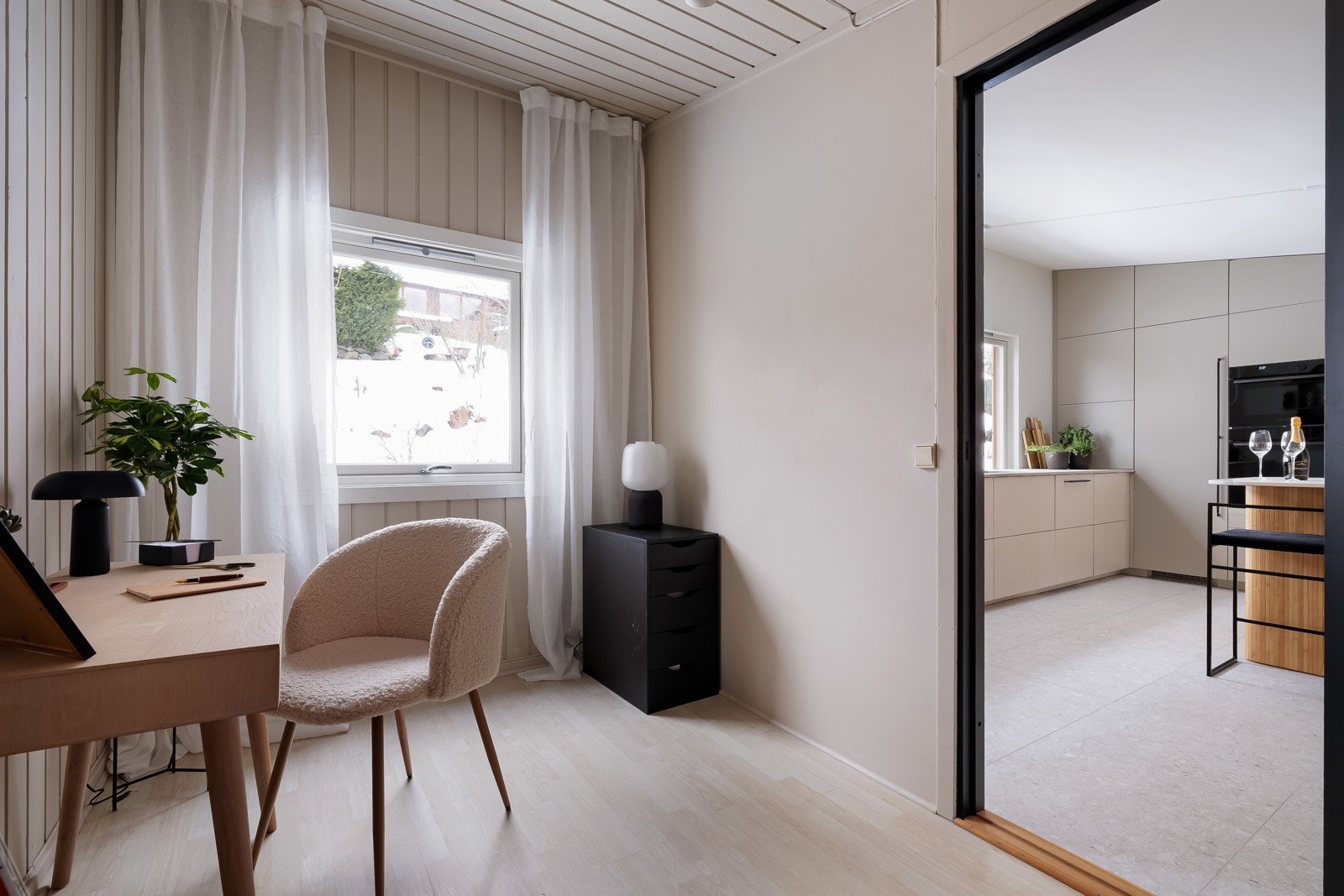 Boligen har fem soverom, alle malt i 2023. Galleribilde