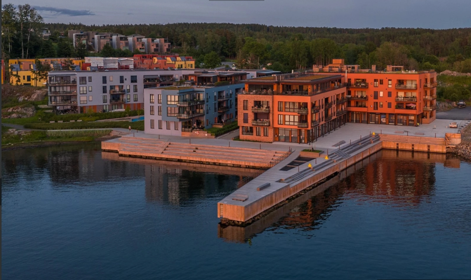 Kyststien går gjennom friområdet foran Sjøhagen Brygge og gir deg direkte tilgang til noe av Østfolds vakreste turterreng. Galleribilde