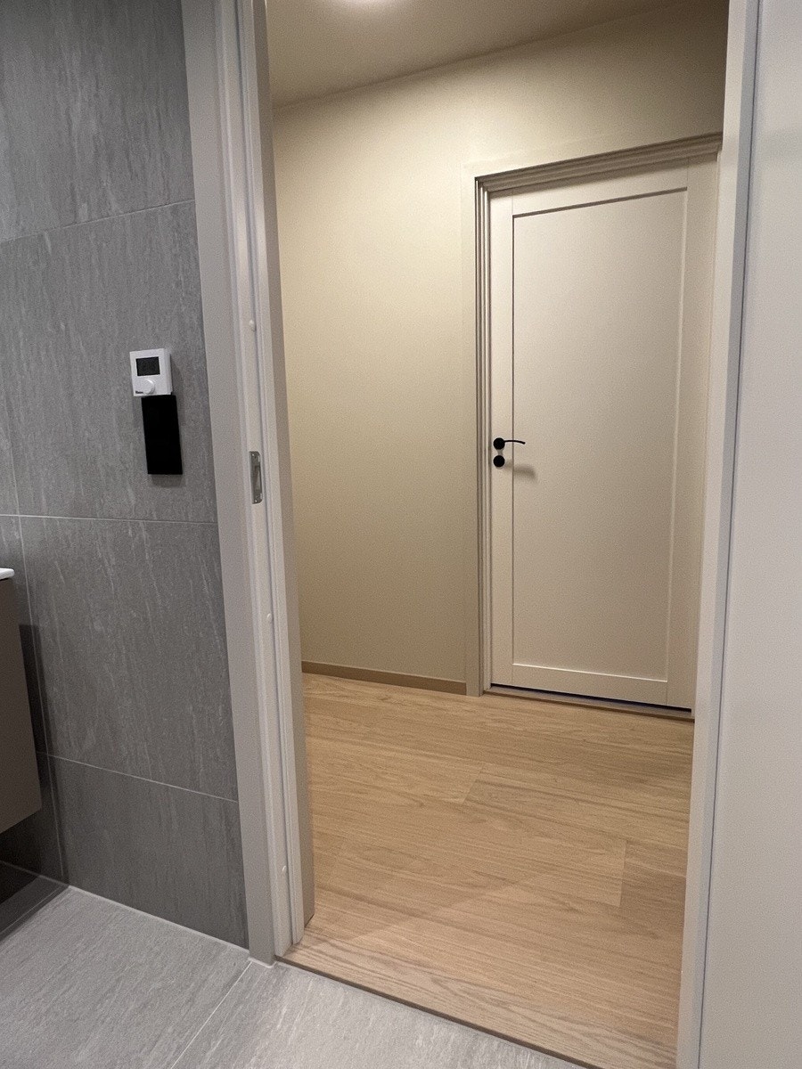 Gang/garderobe mellom soverom og bad Galleribilde