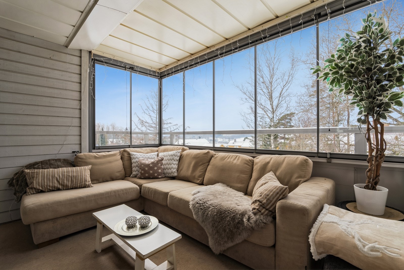 Nydelig innglasset balkong Galleribilde