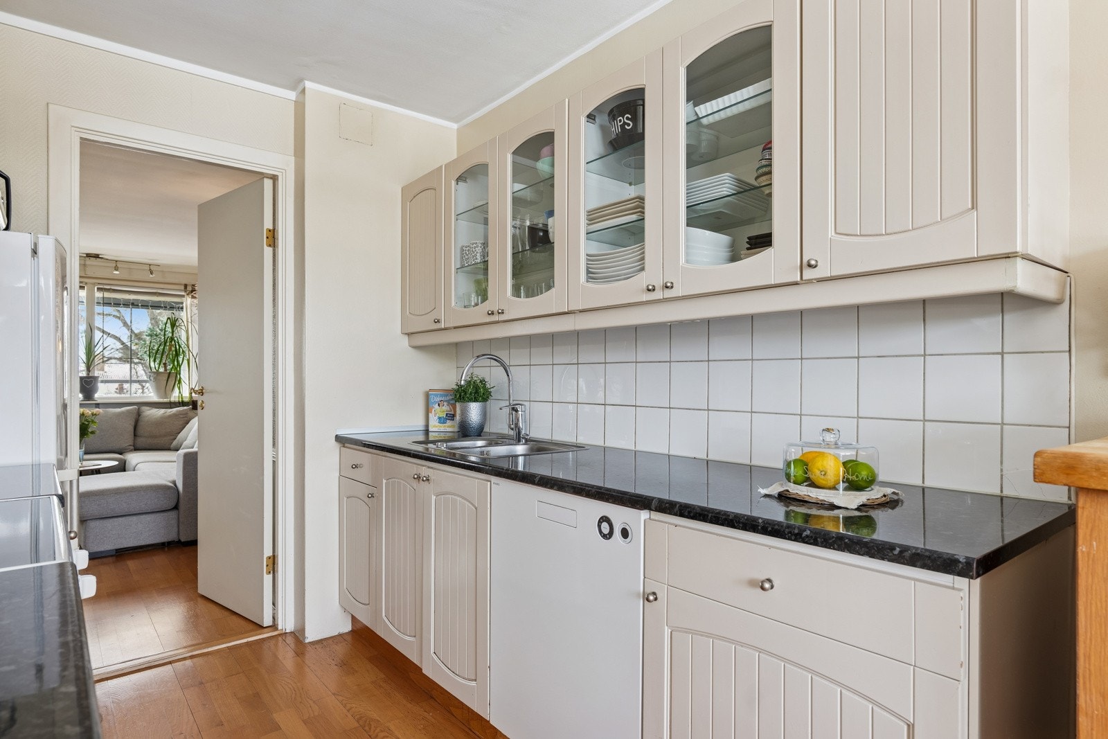 Kjøkken hvor hvitevarer medfølger. Galleribilde