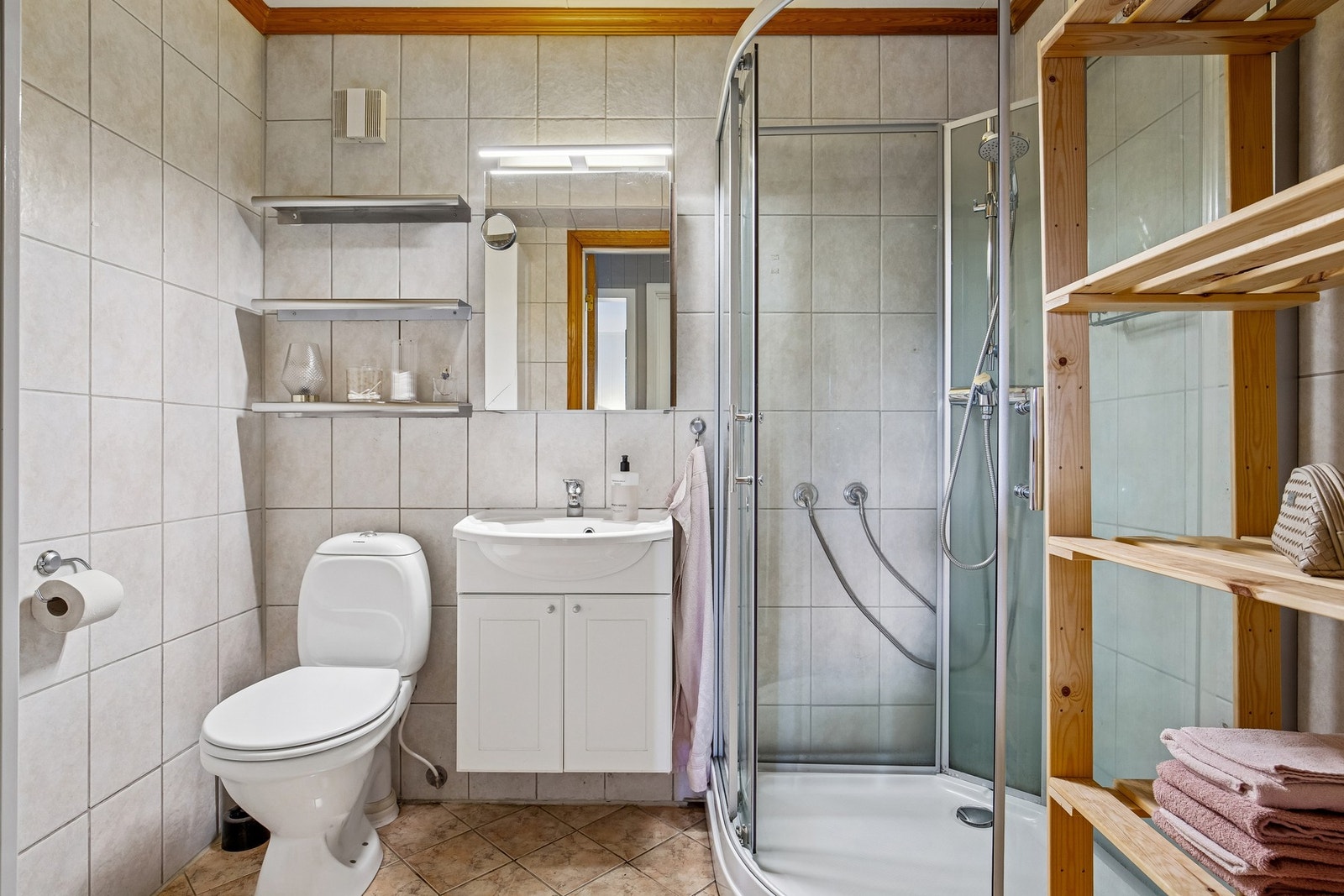 Bad i hybelen Galleribilde