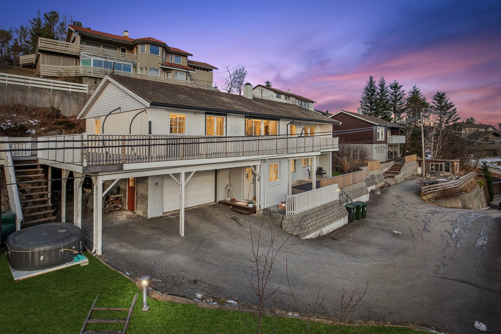 EiendomsMegler1 v/Ali Khoshnau har gleden av å presentere Furubakken 5! Foto: EFKT (Vilde Dahl) Galleribilde