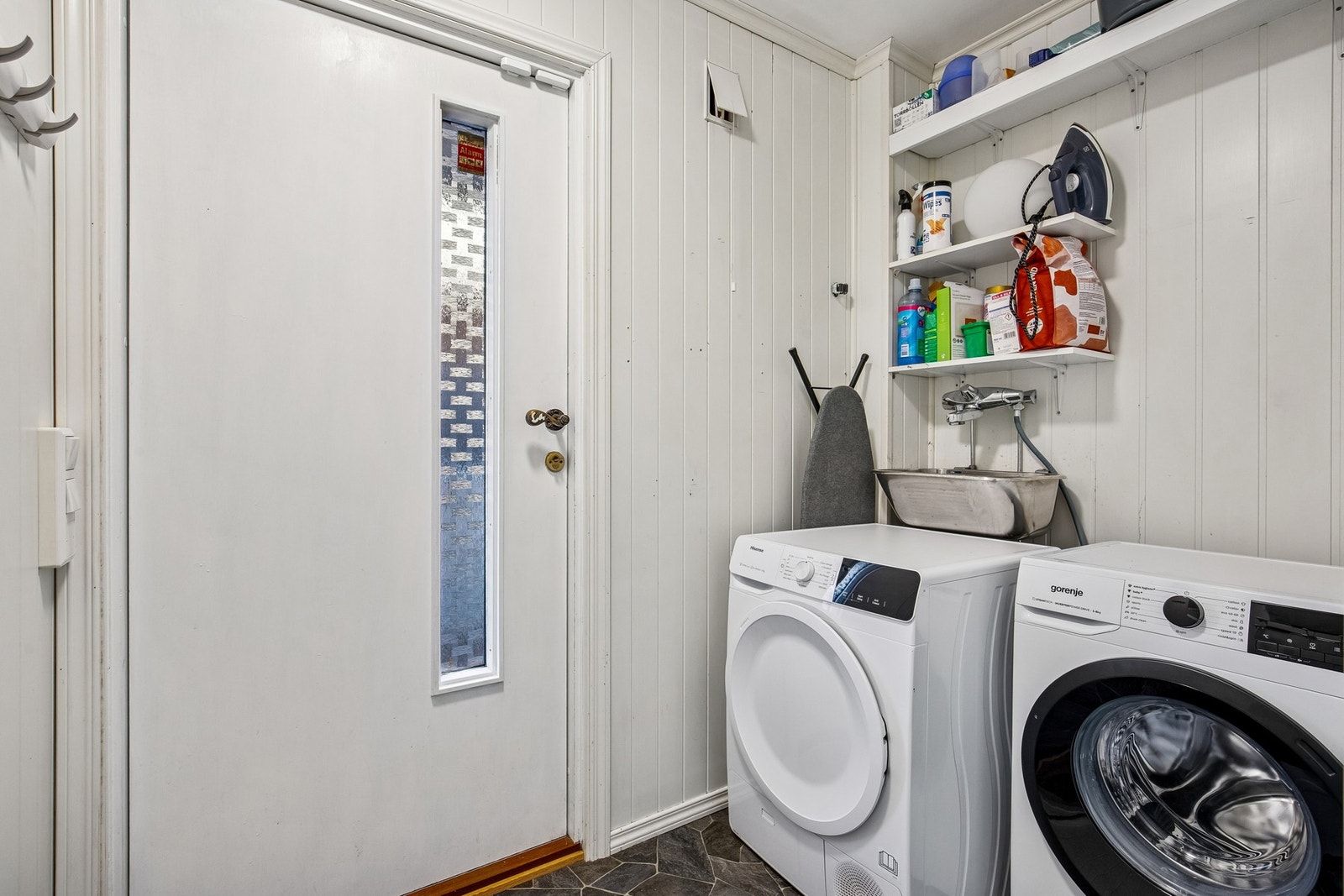 Vaskerom Galleribilde