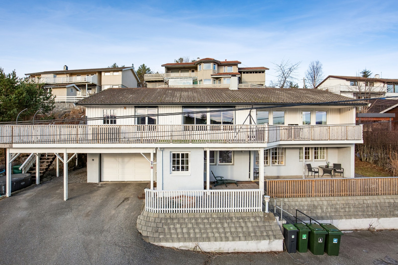 Meget flott og innholdsrik enebolig med garasje Galleribilde