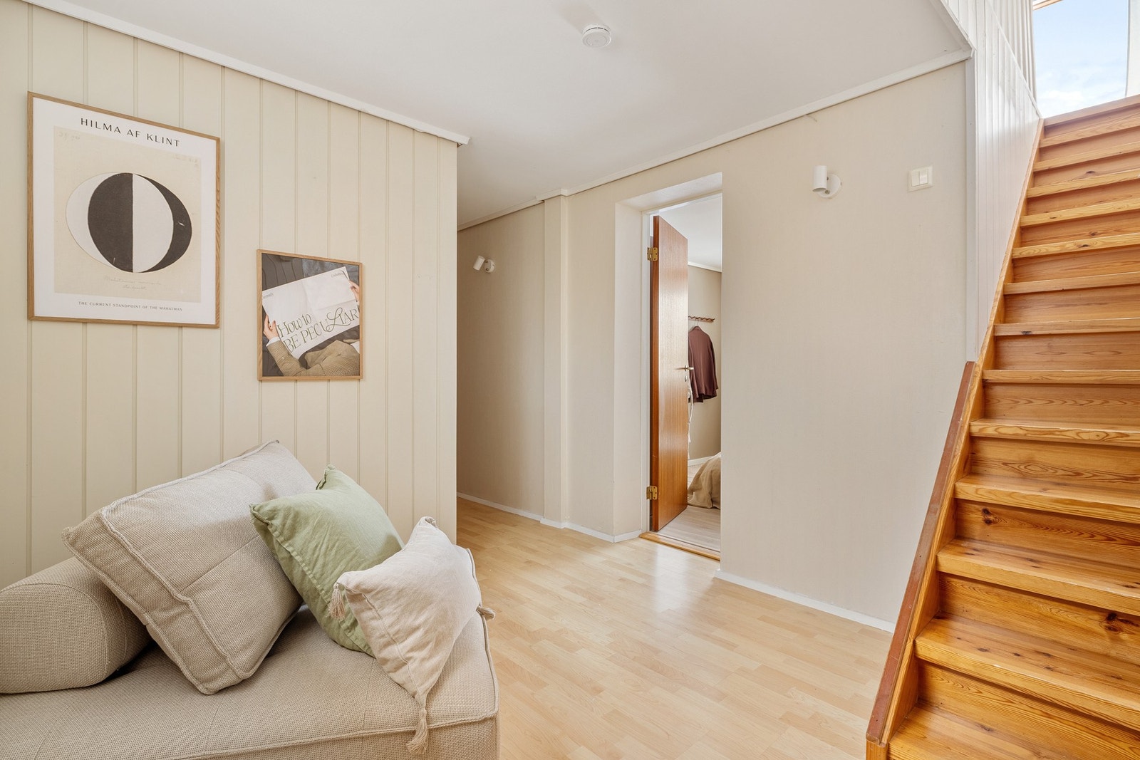 Vi beveger oss ned til underetasjen. Galleribilde