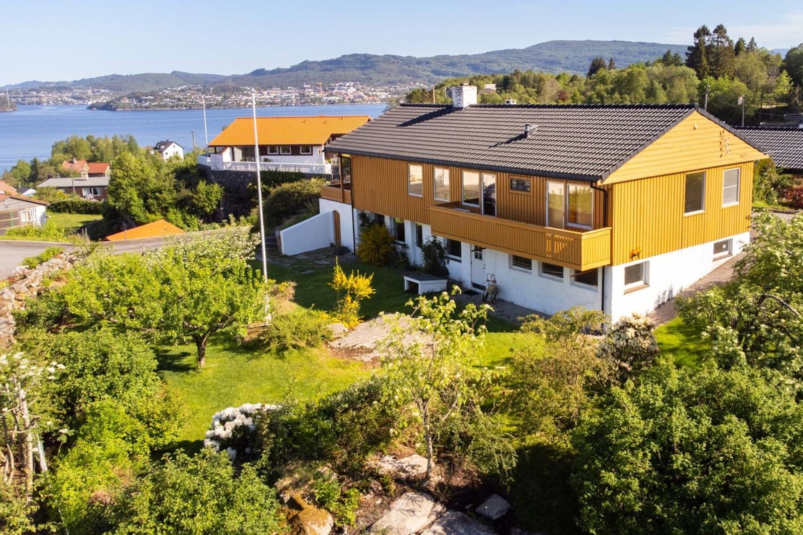 Olderkjerret 45 presenteres av EIE eiendomsmegling ved Matilde Felden! Foto: Nathalie Reinholdsen og Marianne Storaker. Galleribilde