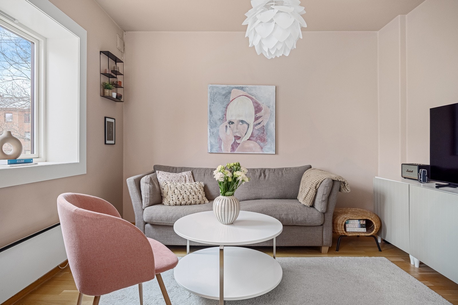 - Svært lys og tiltalende 2-roms med god og arealeffektiv planløsning, god standard og nydelig beliggenhet rett ved idylliske Iladalen park - Galleribilde