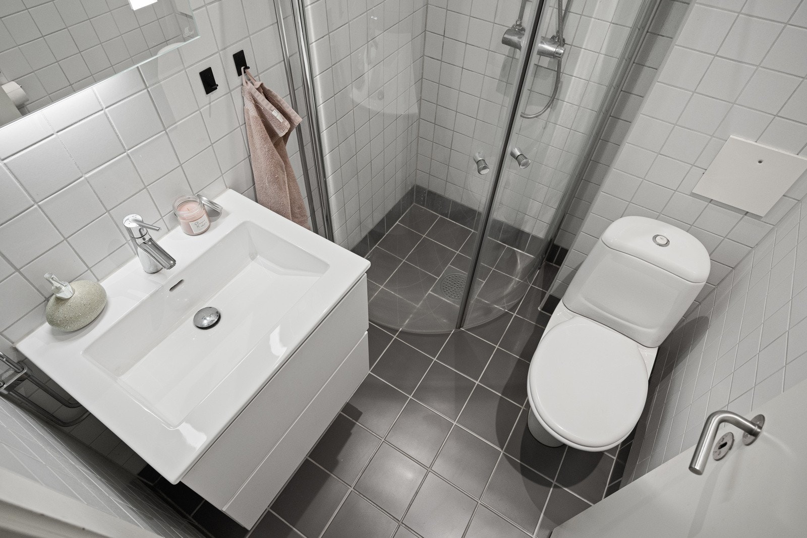 - Takstmann har gjort fuktsøk i badet uten at det ble påvist indikasjoner som tyder på fuktskader - Galleribilde